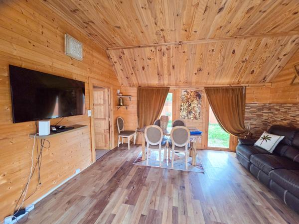 Belle maison bois type chalet
