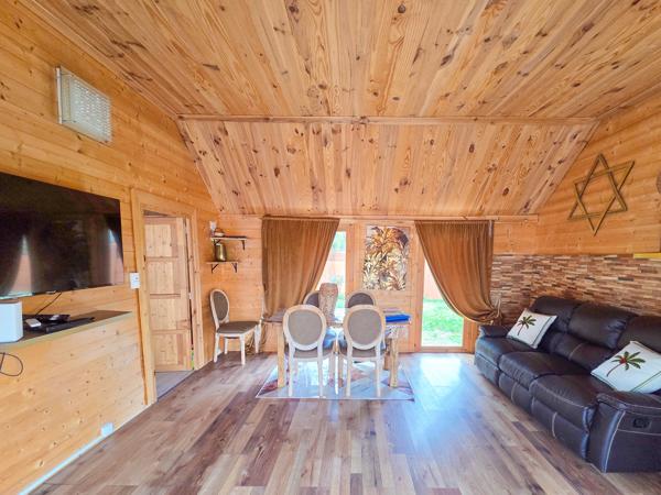Belle maison bois type chalet
