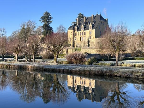 Château ISMH et son petit château en Bourgogne au cœur de la Nièvre