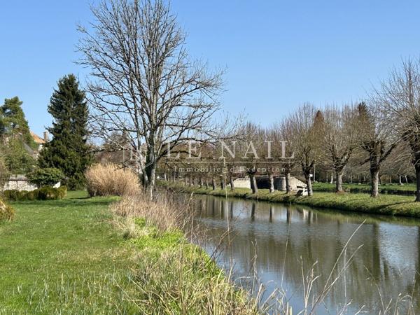 Château ISMH et son petit château en Bourgogne au cœur de la Nièvre