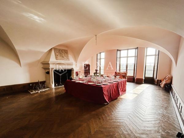 Château ISMH et son petit château en Bourgogne au cœur de la Nièvre