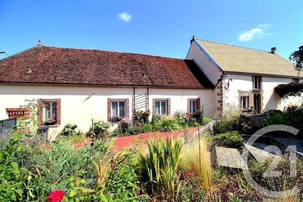 Maison à vendre  7 pièces - 230 m 2   SEZANNE  - 51