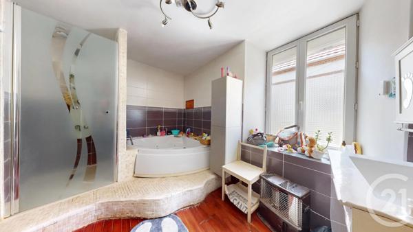 Maison à vendre  7 pièces - 230 m 2   SEZANNE  - 51