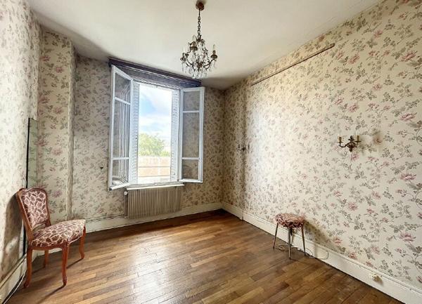 Appartement à vendre    5 pièces • 99,11 m2 Montluçon