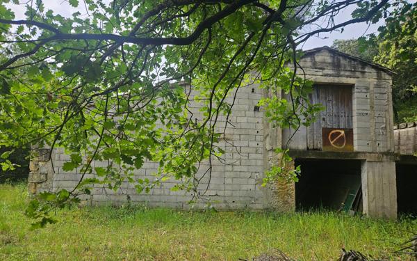 Maison à vendre    2 pièces •  Sommières