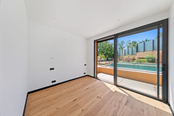Vente Maison de luxe Saint-Cyr-sur-Mer 5 Pièces 160 m²