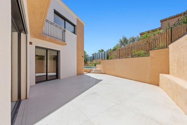 Vente Maison de luxe Saint-Cyr-sur-Mer 5 Pièces 160 m²