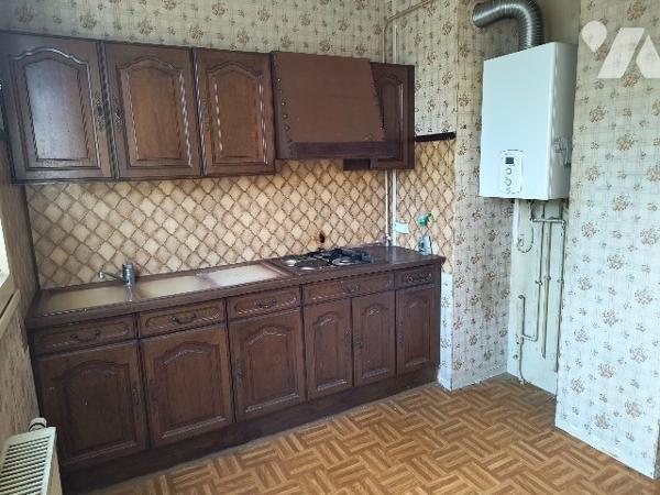 Appartement de type F2 avec balcon et box