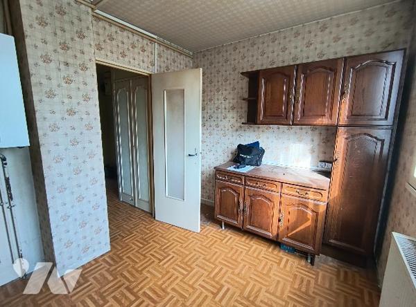 Appartement de type F2 avec balcon et box