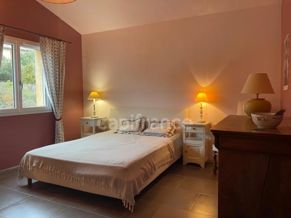 Propriété d’exception sur les hauteurs d’Apt – Vue, calme et potentiel rare