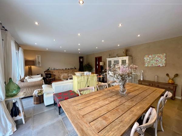 Propriété d’exception sur les hauteurs d’Apt – Vue, calme et potentiel rare