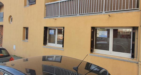 Appartement T3 en RDC, Bron Hyper Centre
