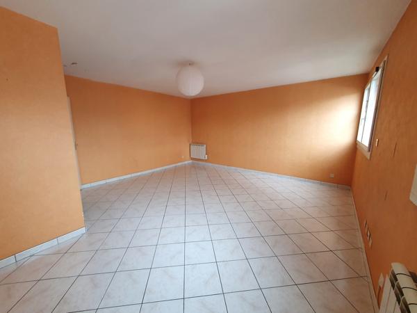 Appartement T3 en RDC, Bron Hyper Centre