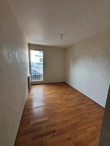 Appartement T3 en RDC, Bron Hyper Centre