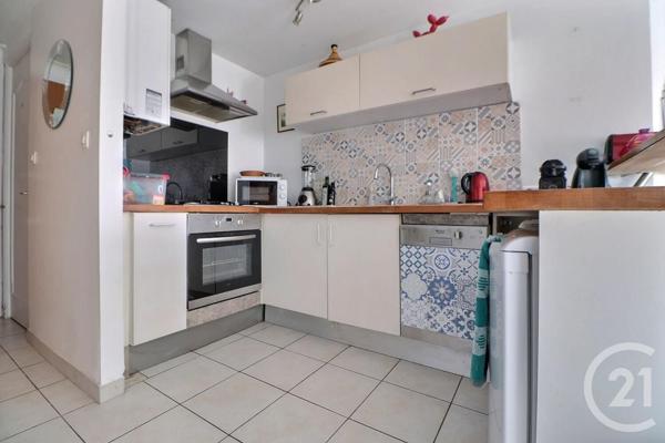 Appartement à vendre  2 pièces - 37,28 m2 ST RAPHAEL - 83