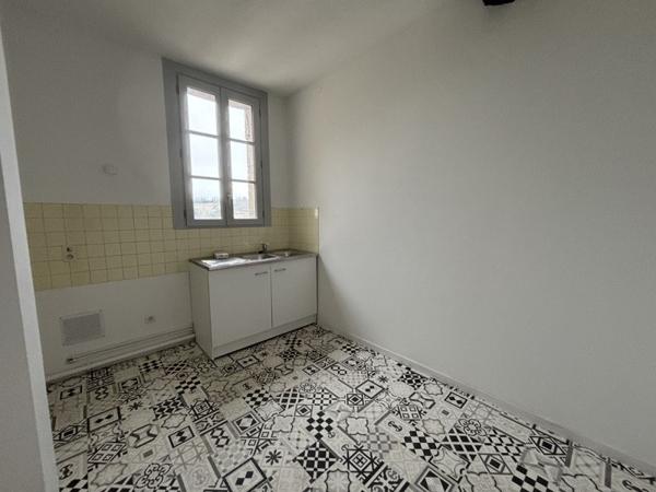 Appartement à louer 500 € CC Ste-Foy-la-Grande 2 p 60 m² DPE E