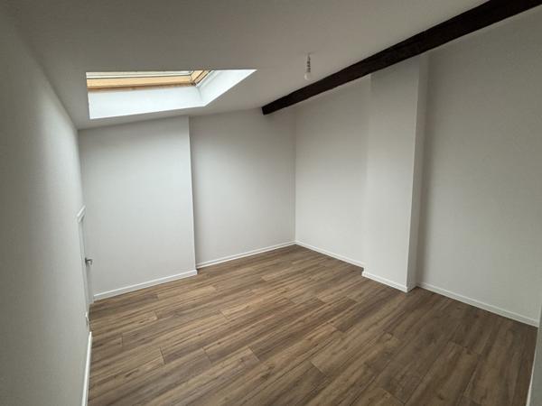 Appartement à louer 500 € CC Ste-Foy-la-Grande 2 p 60 m² DPE E