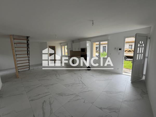 Location Maison 3 pièces 81.43 m² - 14 LA GRAND FONT Saint Savin 33920