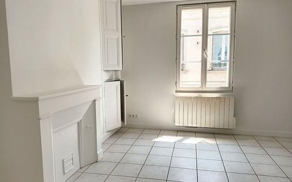 Appartement à louer    2 pièces •  Saint-Avertin