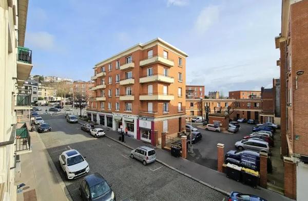 Appartement à louer 2 pièces 52.8m²