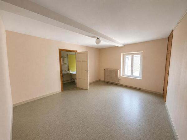 Maison de bourg Regny 115.76 m2