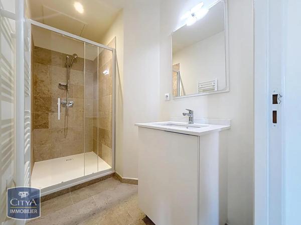 Appartement à louer 2 pièces 55.43m² Nîmes (30000)