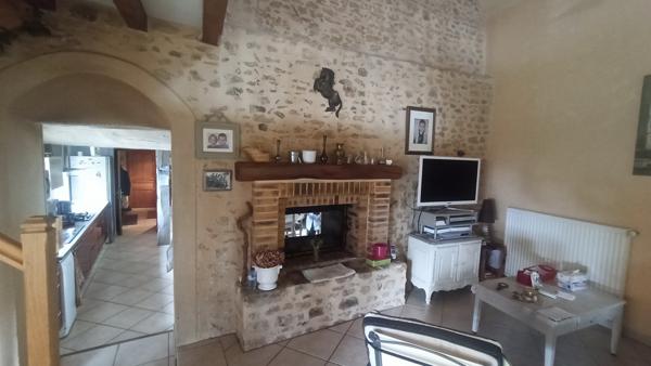 Superbe maison, dépendances, 6000m² de terrain