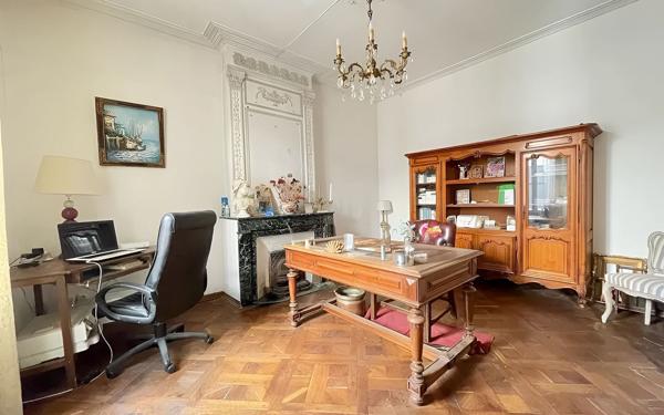 Maison à vendre    9 pièces •  Vauvert