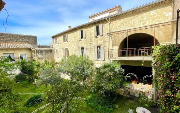 Maison à vendre    9 pièces •  Vauvert