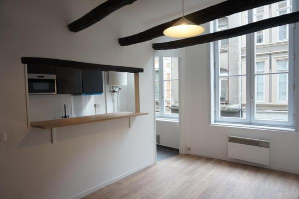 A LOUER : T2 à LILLE • Vieux lille • 845 € CC • Réf. G313-1