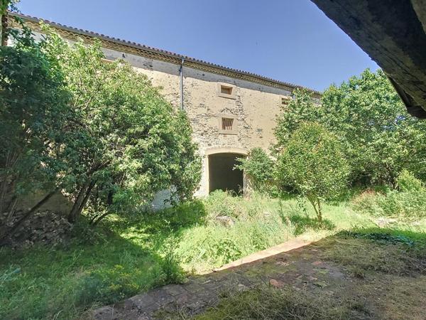 Bâtisse du 19ème siècle - 170 m2 - 5 pièces