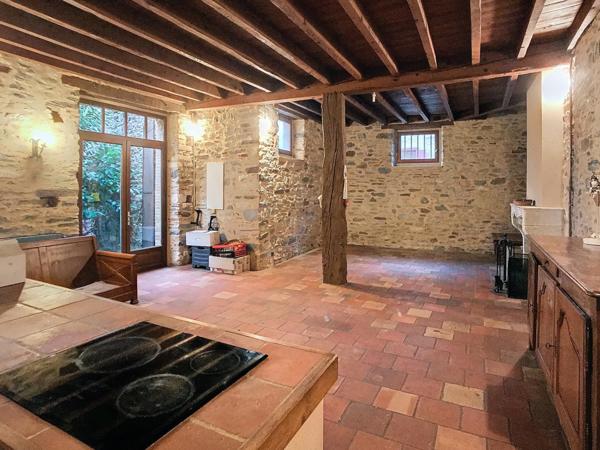 Bâtisse du 19ème siècle - 170 m2 - 5 pièces