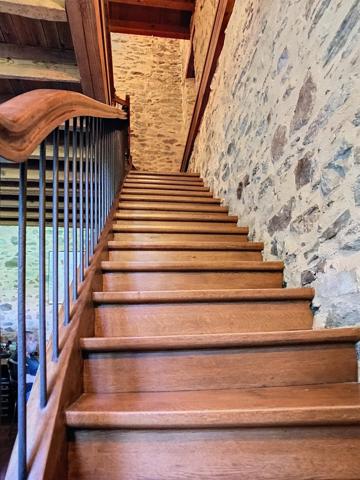 Bâtisse du 19ème siècle - 170 m2 - 5 pièces