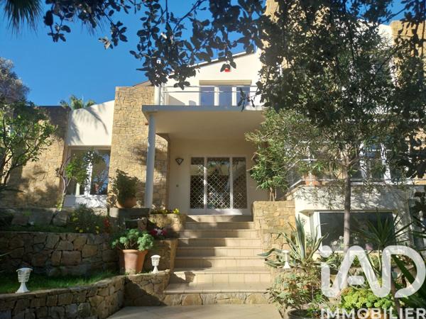 Maison à vendre 8 pièces 292 m² Sanary-sur-Mer