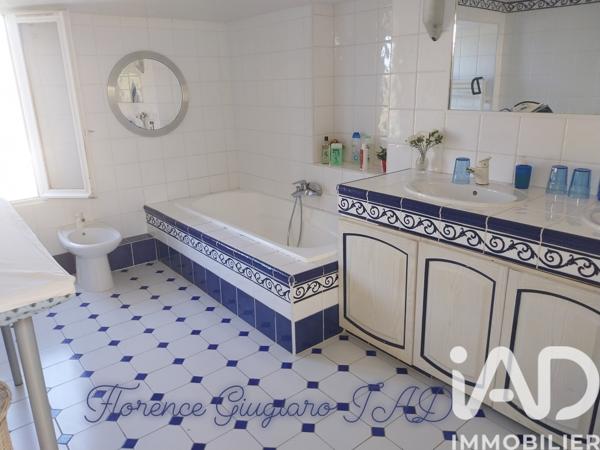 Maison à vendre 8 pièces 292 m² Sanary-sur-Mer