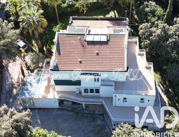 Maison à vendre 8 pièces 292 m² Sanary-sur-Mer