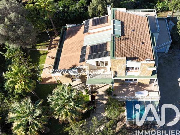 Maison à vendre 8 pièces 292 m² Sanary-sur-Mer