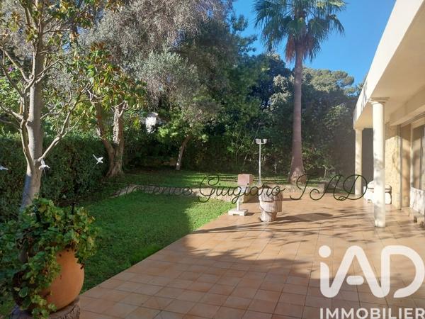 Maison à vendre 8 pièces 292 m² Sanary-sur-Mer