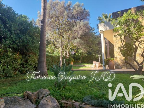 Maison à vendre 8 pièces 292 m² Sanary-sur-Mer