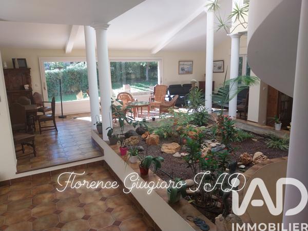 Maison à vendre 8 pièces 292 m² Sanary-sur-Mer