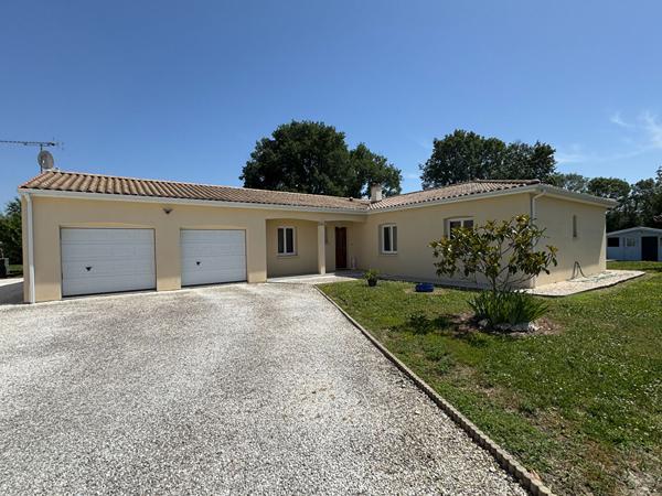 17600 SAUJON Maison avec piscine chauffée et double garage à Saujon