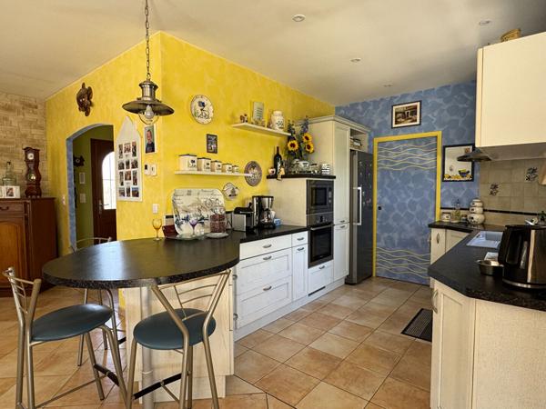 17600 SAUJON Maison avec piscine chauffée et double garage à Saujon