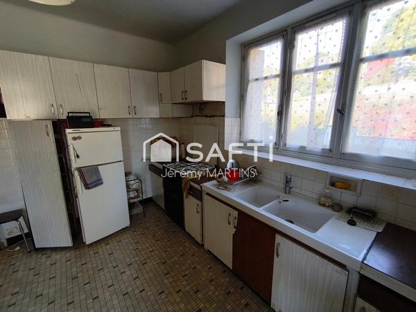 Maison familiale, appartement, jardin et dépendances