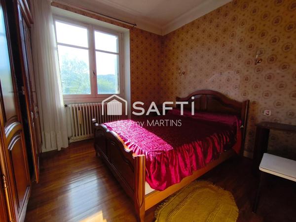 Maison familiale, appartement, jardin et dépendances