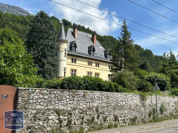 Appartement à louer 6 pièces 121.66m² Corenc (38700)
