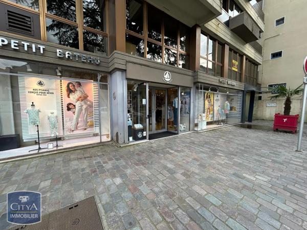 Local commercial à louer 142.68m² Tarbes (65000)