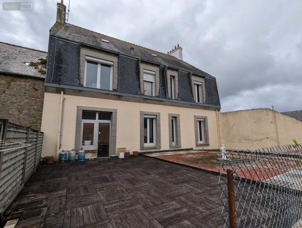 Immeuble à vendre à Douarnenez dans le Finistère (29100), ref : 011/134   
CENTRE-VILLE