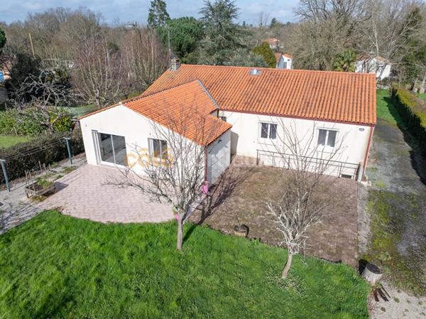 Vente Maison155 m² - 6 Pièces - Aubigny-Les Clouzeaux (85430)