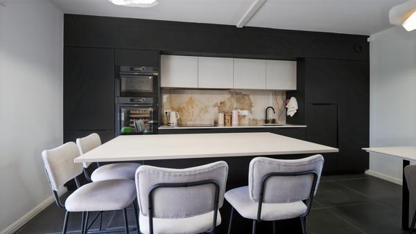 Magnifique Maison en Pierre Rénovée - avec sa grange à rénover de 143 m2