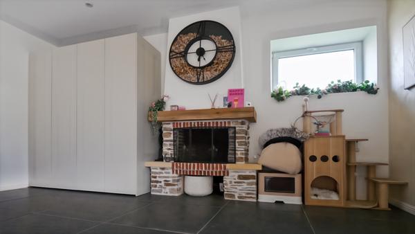 Magnifique Maison en Pierre Rénovée - avec sa grange à rénover de 143 m2